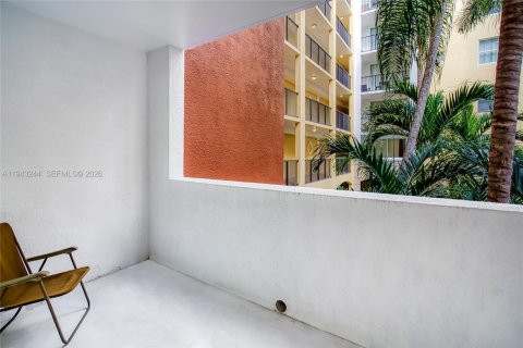 Condo in Sunny Isles Beach, Florida, 1 bedroom  № 2003402 - photo 19