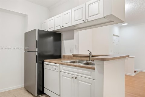 Condo in Sunny Isles Beach, Florida, 1 bedroom  № 2003402