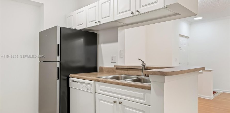 Condo in Sunny Isles Beach, Florida, 1 bedroom  № 2003402