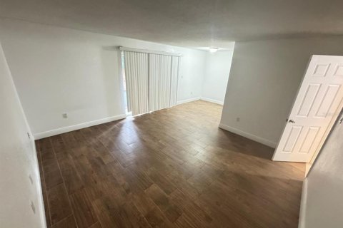 Condo in Orlando, Florida, 1 bedroom  № 1622056 - photo 4