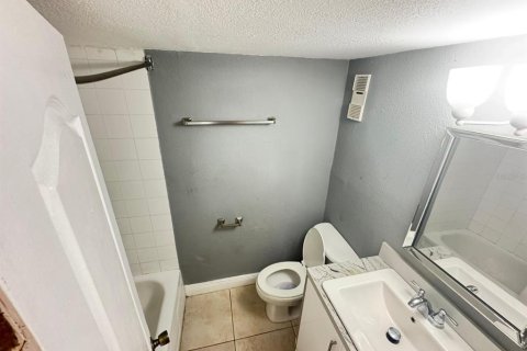 Condo in Orlando, Florida, 1 bedroom  № 1622056 - photo 11