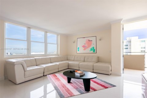 Condo in Lauderdale-by-the-Sea, Florida, 2 bedrooms  № 2003730 - photo 3