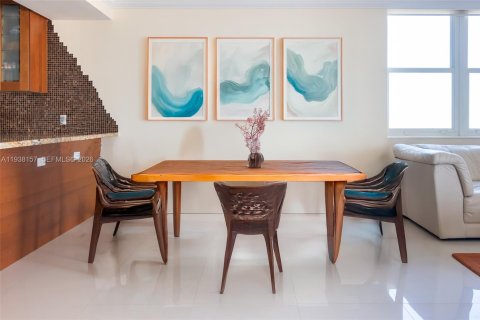 Condo in Lauderdale-by-the-Sea, Florida, 2 bedrooms  № 2003730 - photo 6