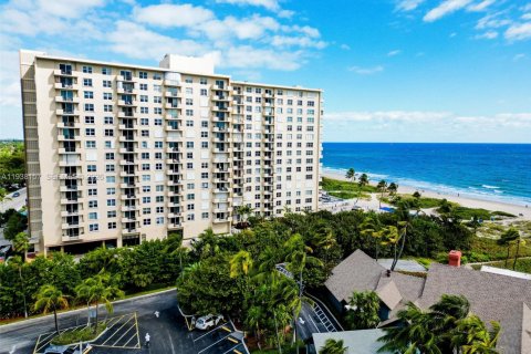 Condo in Lauderdale-by-the-Sea, Florida, 2 bedrooms  № 2003730