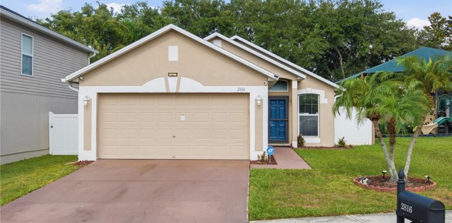 Villa ou maison à Land O' Lakes, Floride 3 chambres, 107.58 m2 № 2147888
