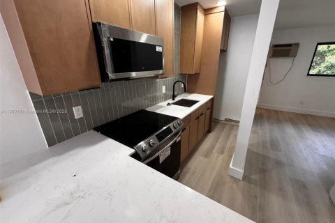 Apartment in Coral Gables, Florida 1 bedroom № 1952676 - photo 6