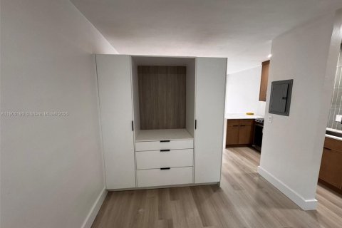 Apartment in Coral Gables, Florida 1 bedroom № 1952676 - photo 4