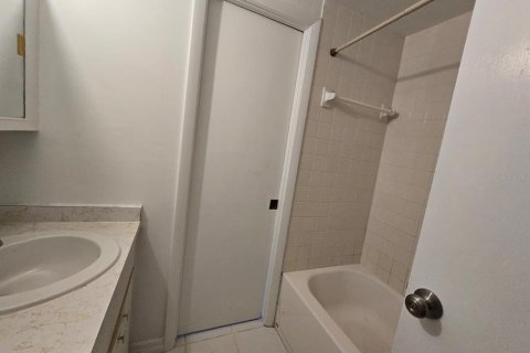 Villa ou maison à vendre à Dunedin, Floride: 2 chambres, 63.27 m2 № 1902874 - photo 14