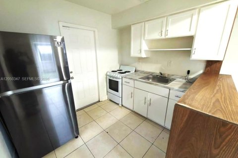 Appartement à louer à Miami, Floride: 2 chambres № 2276104 - photo 2