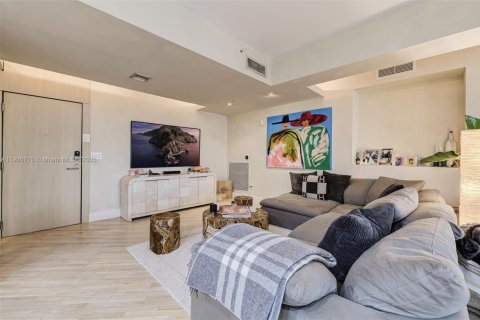 Condo in Miami Beach, Florida, 2 bedrooms  № 2244261 - photo 3