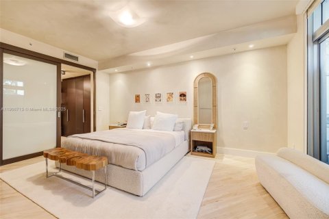Condo in Miami Beach, Florida, 2 bedrooms  № 2244261 - photo 15
