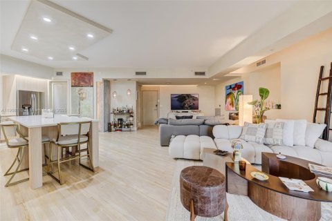 Condo in Miami Beach, Florida, 2 bedrooms  № 2244261 - photo 5