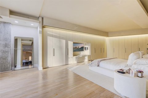 Condo in Miami Beach, Florida, 2 bedrooms  № 2244261 - photo 10