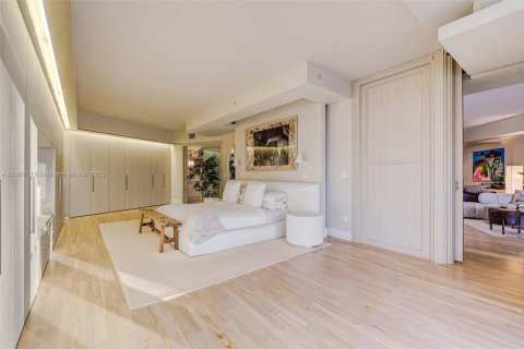 Condo in Miami Beach, Florida, 2 bedrooms  № 2244261 - photo 11