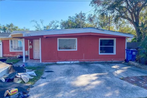 House in Saint Petersburg, Florida 4 bedrooms, 156.26 sq.m. № 1570570 - photo 4
