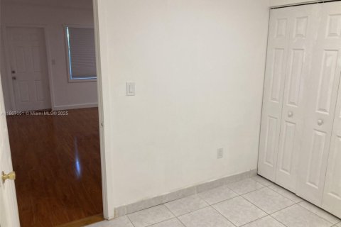 Apartment in Miami Beach, Florida 2 bedrooms, 257.06 sq.m. № 1896784 - photo 14