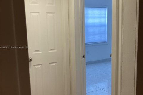 Apartment in Miami Beach, Florida 2 bedrooms, 257.06 sq.m. № 1896784 - photo 6