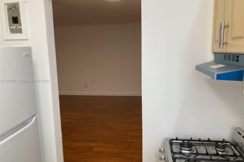 Apartment in Miami Beach, Florida 2 bedrooms, 257.06 sq.m. № 1896784 - photo 26