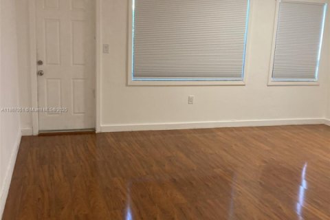 Apartment in Miami Beach, Florida 2 bedrooms, 257.06 sq.m. № 1896784 - photo 17