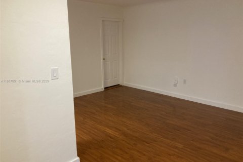 Apartment in Miami Beach, Florida 2 bedrooms, 257.06 sq.m. № 1896784 - photo 18