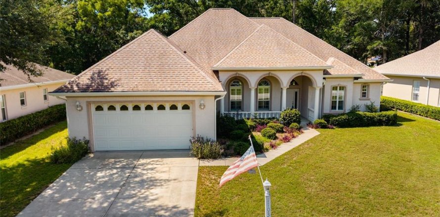 Casa en Ocala, Florida 3 dormitorios, 207.82 m2 № 1852689