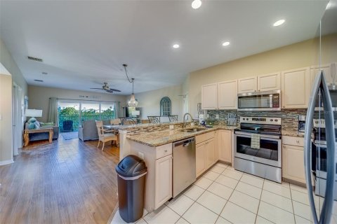 Copropriété à vendre à Indian Shores, Floride: 2 chambres, 129.13 m2 № 1733726 - photo 9