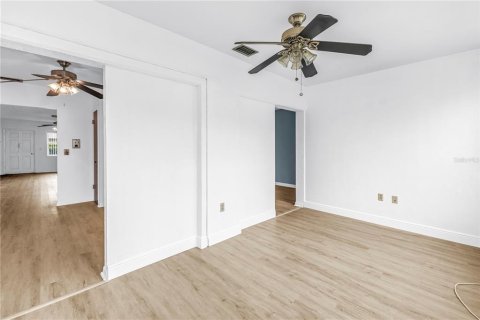 Condo in Saint Petersburg, Florida, 2 bedrooms  № 2155685 - photo 21