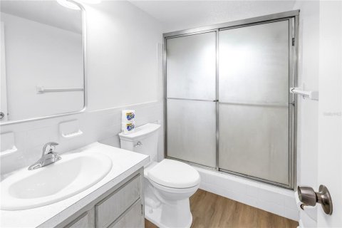Condo in Saint Petersburg, Florida, 2 bedrooms  № 2155685 - photo 16