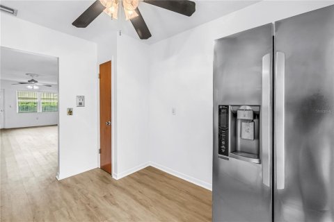 Condo in Saint Petersburg, Florida, 2 bedrooms  № 2155685 - photo 25