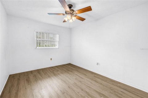 Condo in Saint Petersburg, Florida, 2 bedrooms  № 2155685 - photo 10