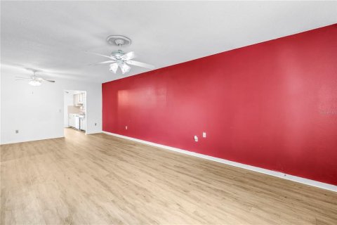 Condo in Saint Petersburg, Florida, 2 bedrooms  № 2155685 - photo 4