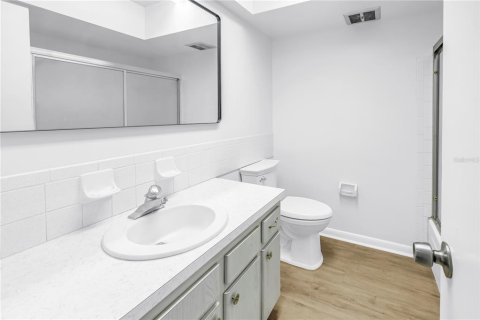 Condo in Saint Petersburg, Florida, 2 bedrooms  № 2155685 - photo 11
