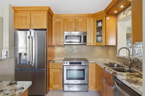 Villa ou maison à vendre à Wilton Manors, Floride: 3 chambres, 144 m2 № 2005843 - photo 5