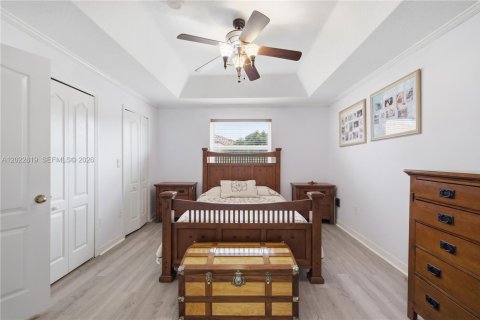 House in Miramar, Florida 3 bedrooms, 166.76 sq.m. № 2086504 - photo 14
