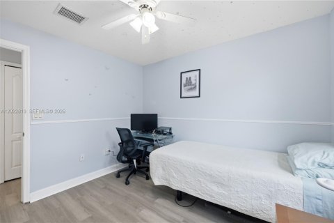 House in Miramar, Florida 3 bedrooms, 166.76 sq.m. № 2086504 - photo 21