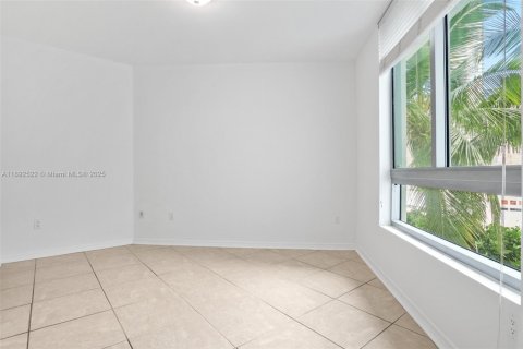 Condominio en alquiler en Miami, Florida, 1 dormitorio, 71.35 m2 № 1946372 - foto 19