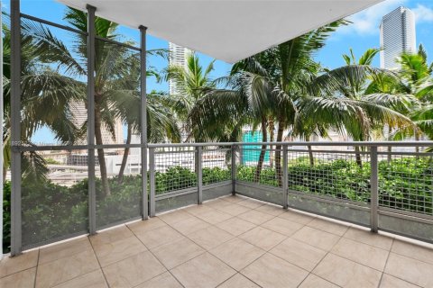 Condominio en alquiler en Miami, Florida, 1 dormitorio, 71.35 m2 № 1946372 - foto 11