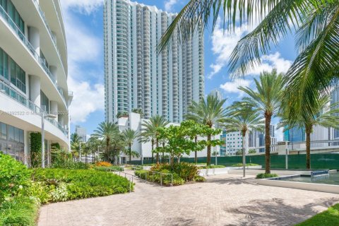 Condominio en alquiler en Miami, Florida, 1 dormitorio, 71.35 m2 № 1946372 - foto 27