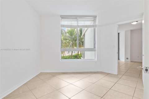 Condominio en alquiler en Miami, Florida, 1 dormitorio, 71.35 m2 № 1946372 - foto 6