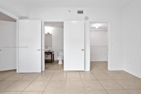 Condominio en alquiler en Miami, Florida, 1 dormitorio, 71.35 m2 № 1946372 - foto 20