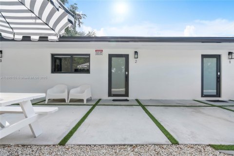 Commercial property in Miami, Florida 148.64 sq.m. № 1944094 - photo 20