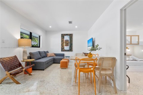 Commercial property in Miami, Florida 148.64 sq.m. № 1944094 - photo 24