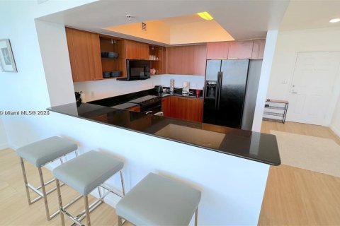 Condominio en alquiler en Sunny Isles Beach, Florida, 2 dormitorios, 132.2 m2 № 1980767 - foto 12