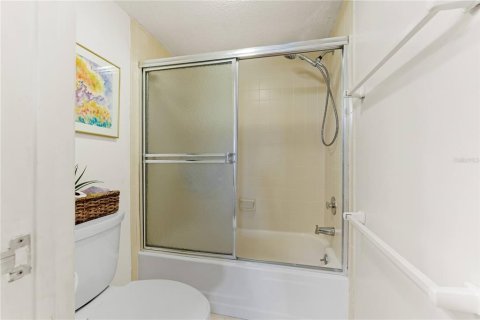 Condo in Bradenton, Florida, 2 bedrooms  № 2378184 - photo 14