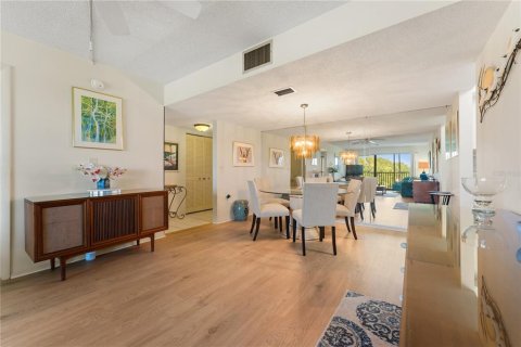 Condo in Bradenton, Florida, 2 bedrooms  № 2378184 - photo 6