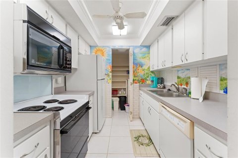 Condo in Bradenton, Florida, 2 bedrooms  № 2378184 - photo 9