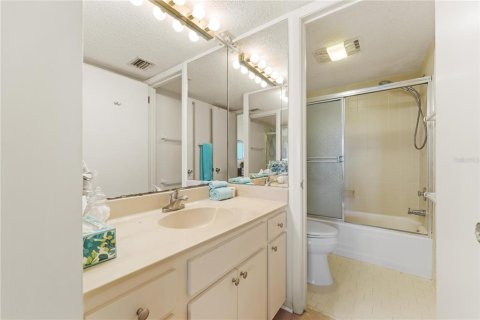 Condo in Bradenton, Florida, 2 bedrooms  № 2378184 - photo 13