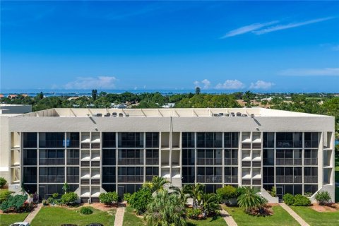 Condo in Bradenton, Florida, 2 bedrooms  № 2378184
