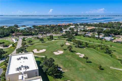 Condo in Bradenton, Florida, 2 bedrooms  № 2378184 - photo 21