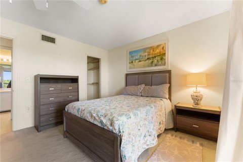 Condo in Bradenton, Florida, 2 bedrooms  № 2378184 - photo 16